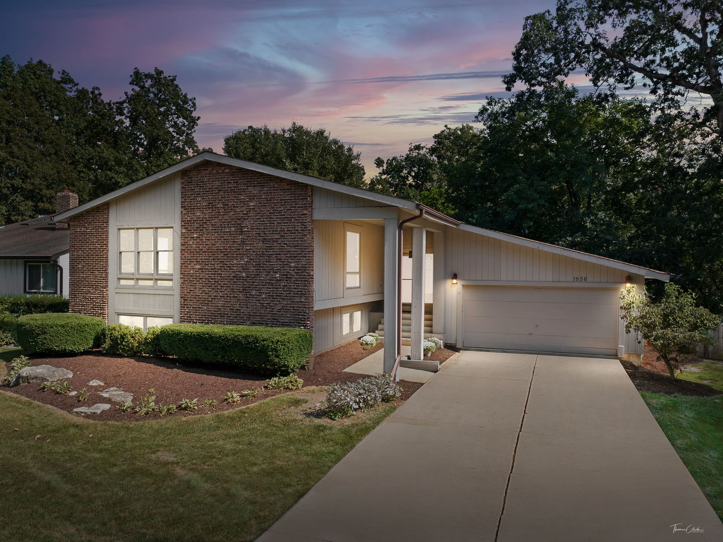 1856 Carriage Hill Road, Lisle, IL 60532