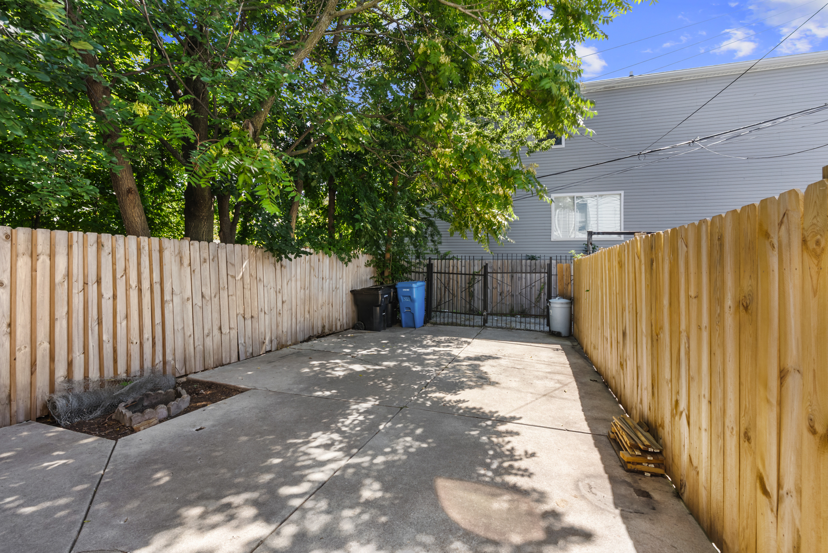 3721 W Ferdinand Street, Chicago, IL 60624