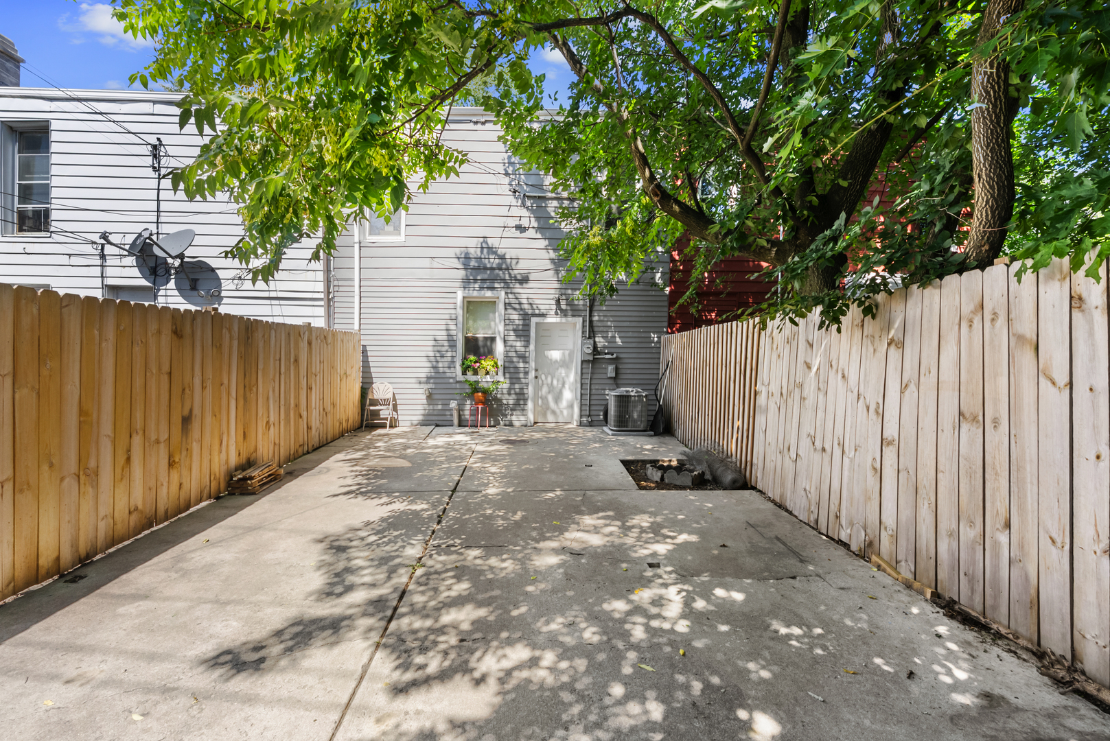 3721 W Ferdinand Street, Chicago, IL 60624