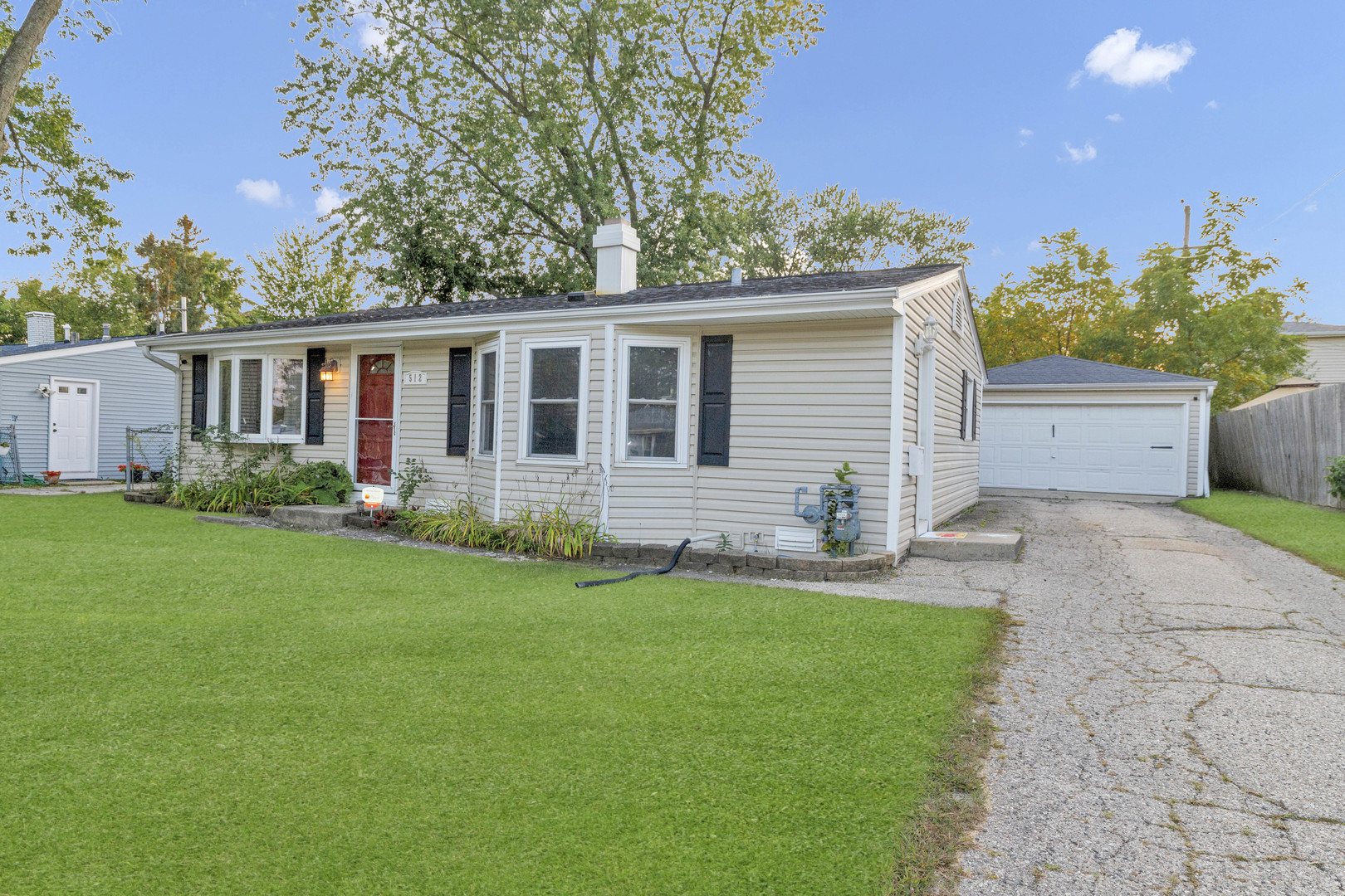 512 Tyler Drive, Carpentersville, IL 60110
