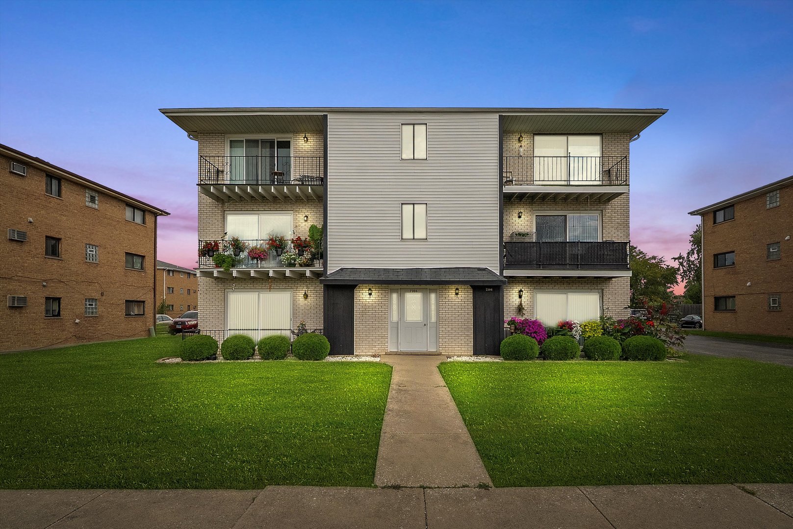 7306 W 86th Street #2B, Bridgeview, IL 60455