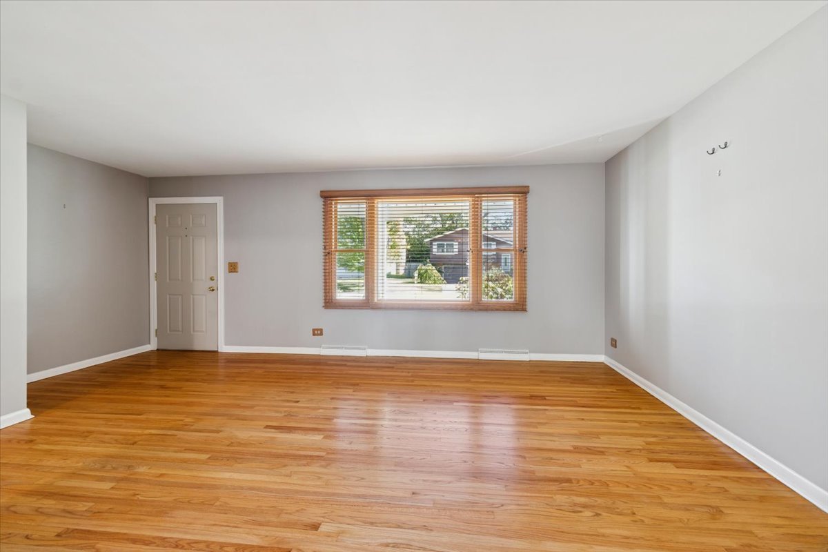 696 N Stephen Drive, Palatine, IL 60067