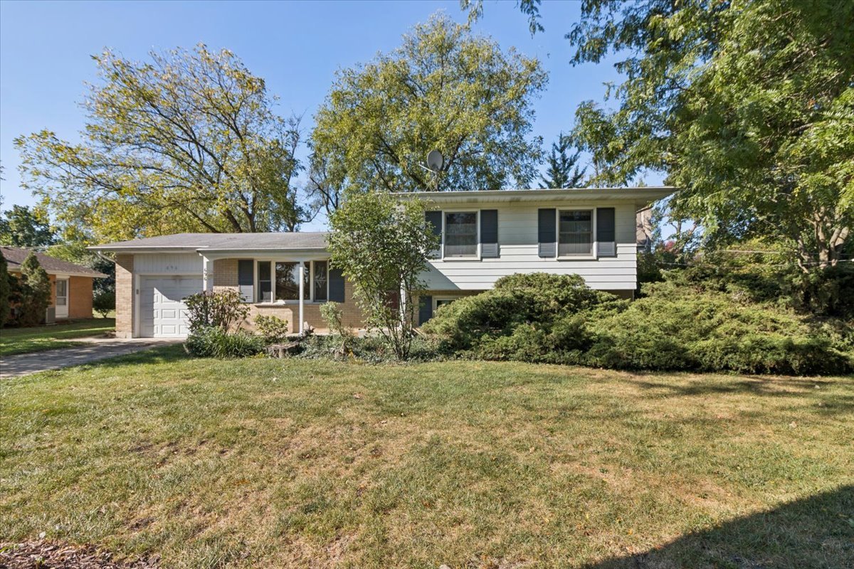 696 N Stephen Drive, Palatine, IL 60067