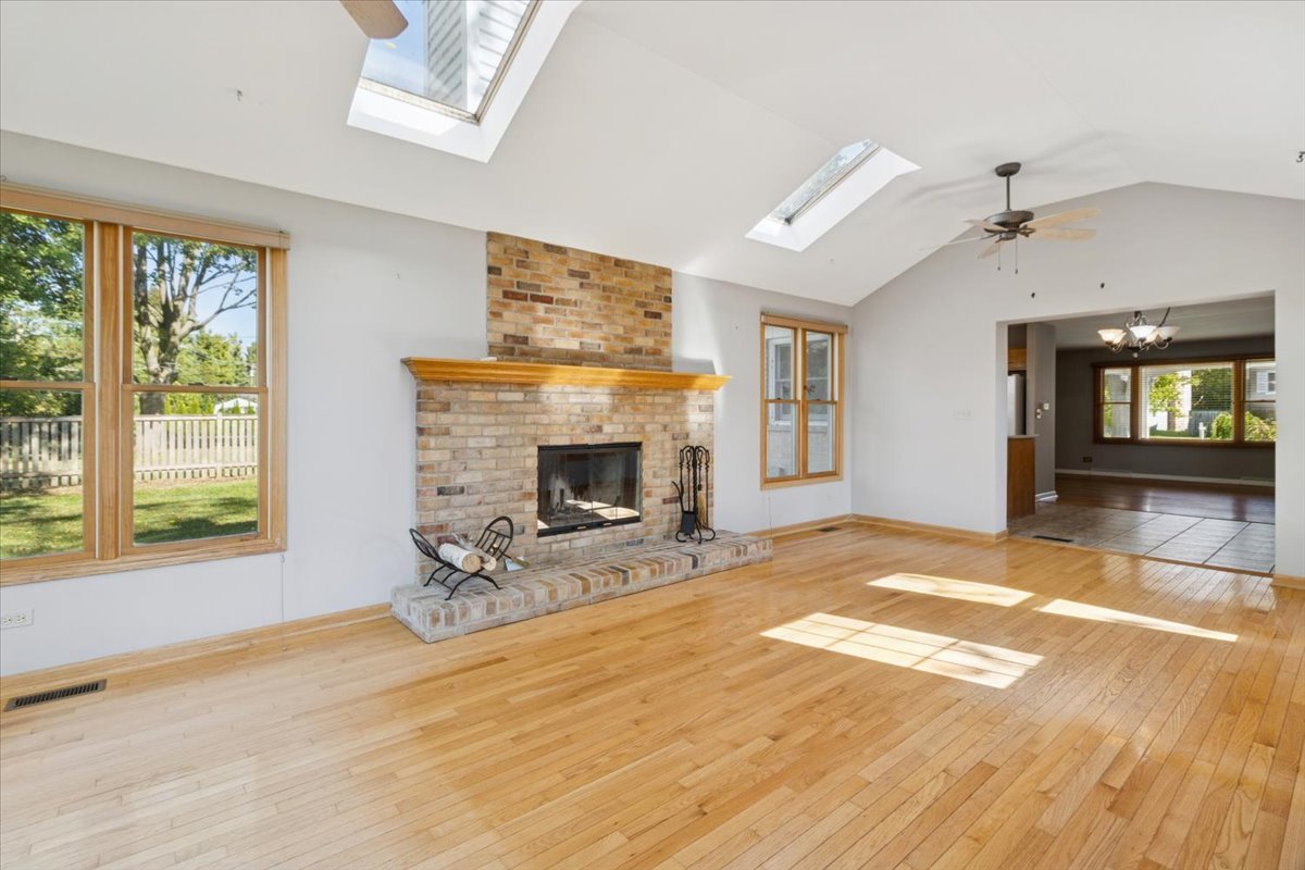 696 N Stephen Drive, Palatine, IL 60067