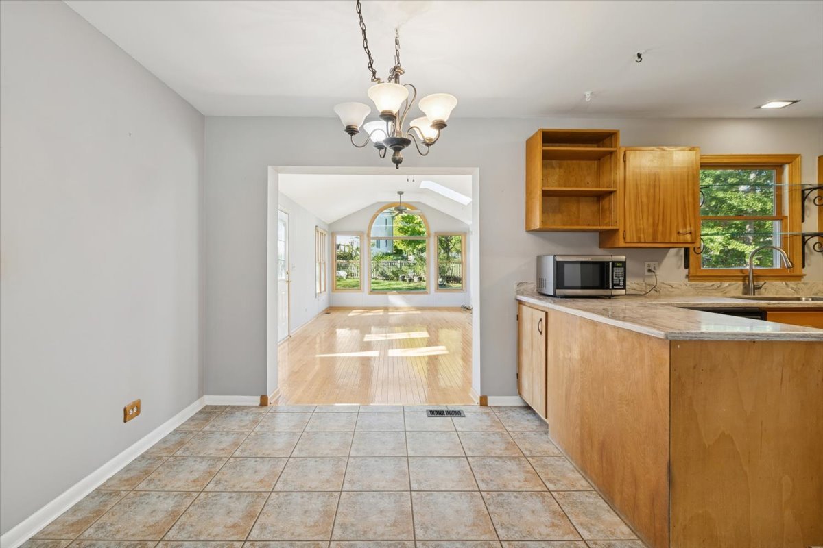 696 N Stephen Drive, Palatine, IL 60067