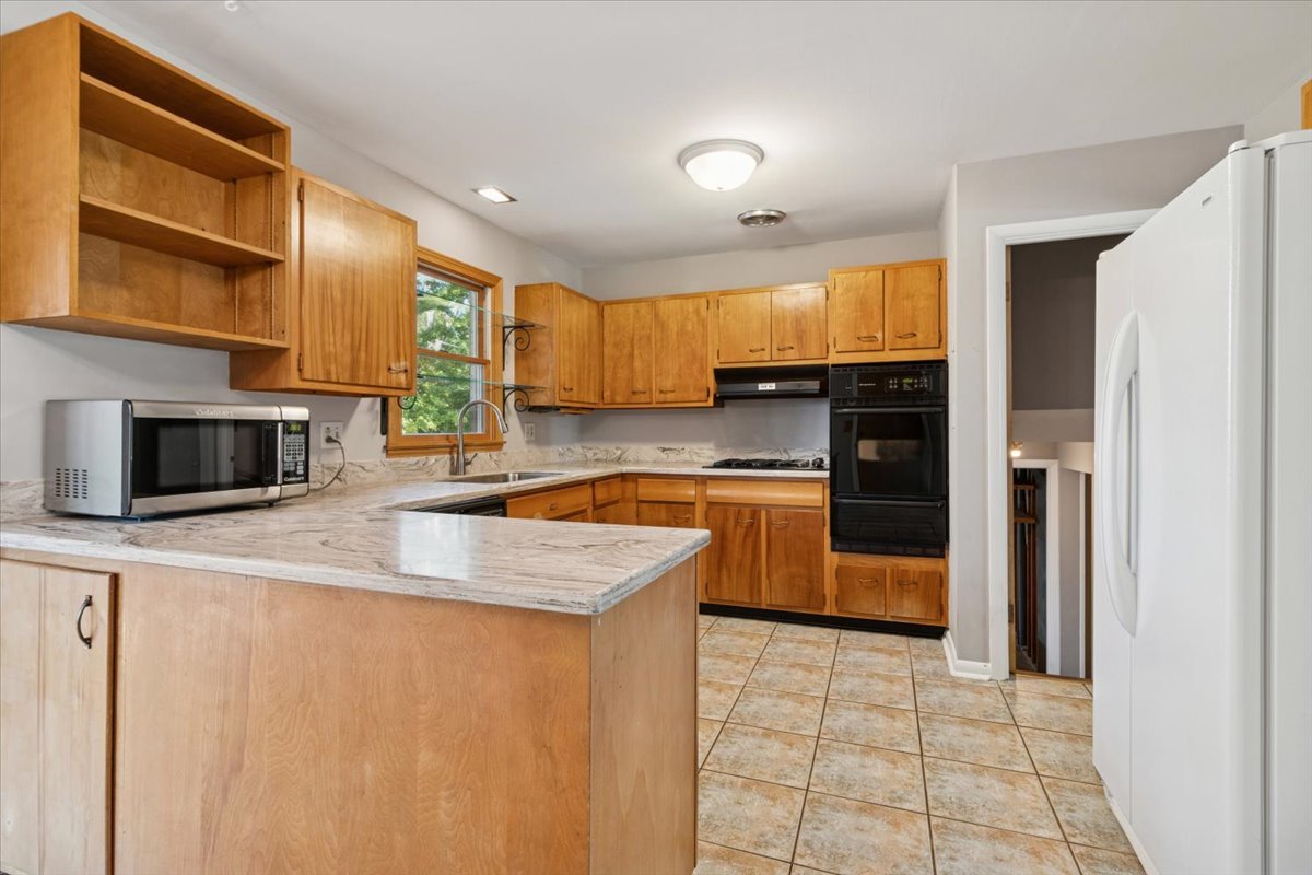 696 N Stephen Drive, Palatine, IL 60067