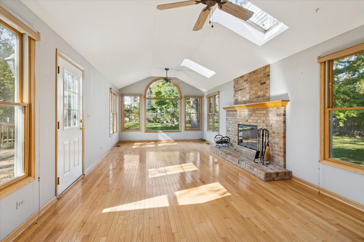 696 N Stephen Drive, Palatine, IL 60067