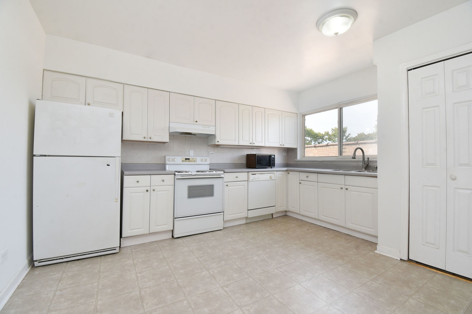 4636 Washington Street #3S, Skokie, IL 60076