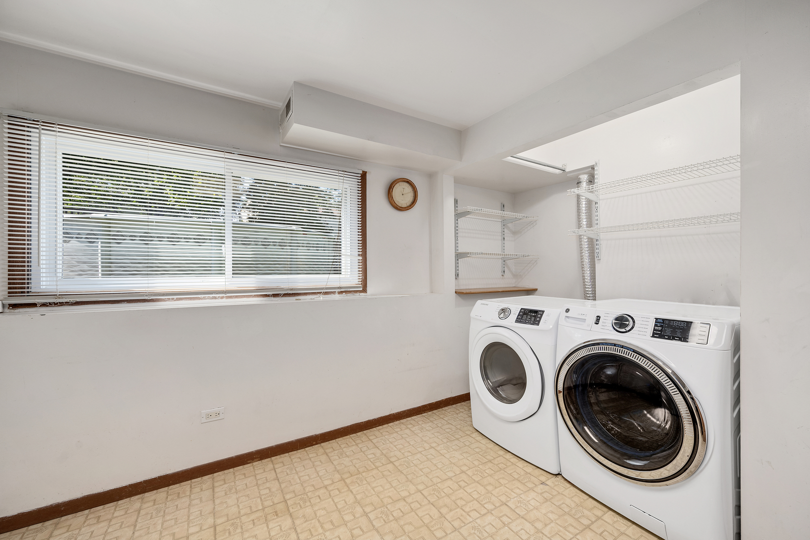 263 Deming Place, Westmont, IL 60559