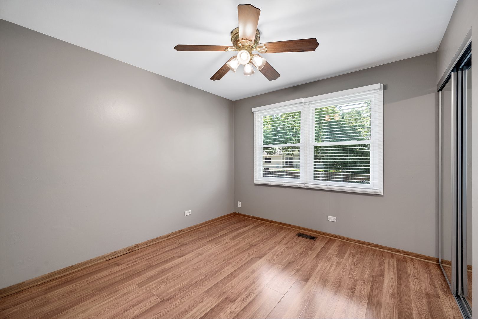 263 Deming Place, Westmont, IL 60559