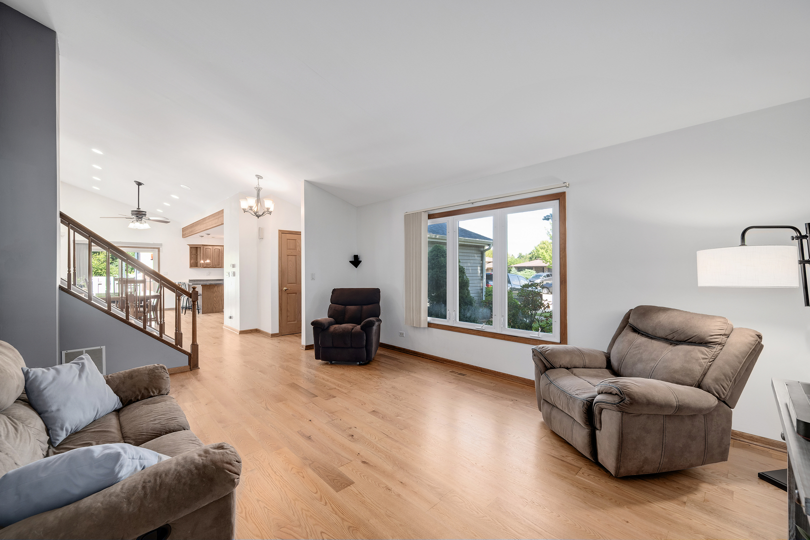 263 Deming Place, Westmont, IL 60559