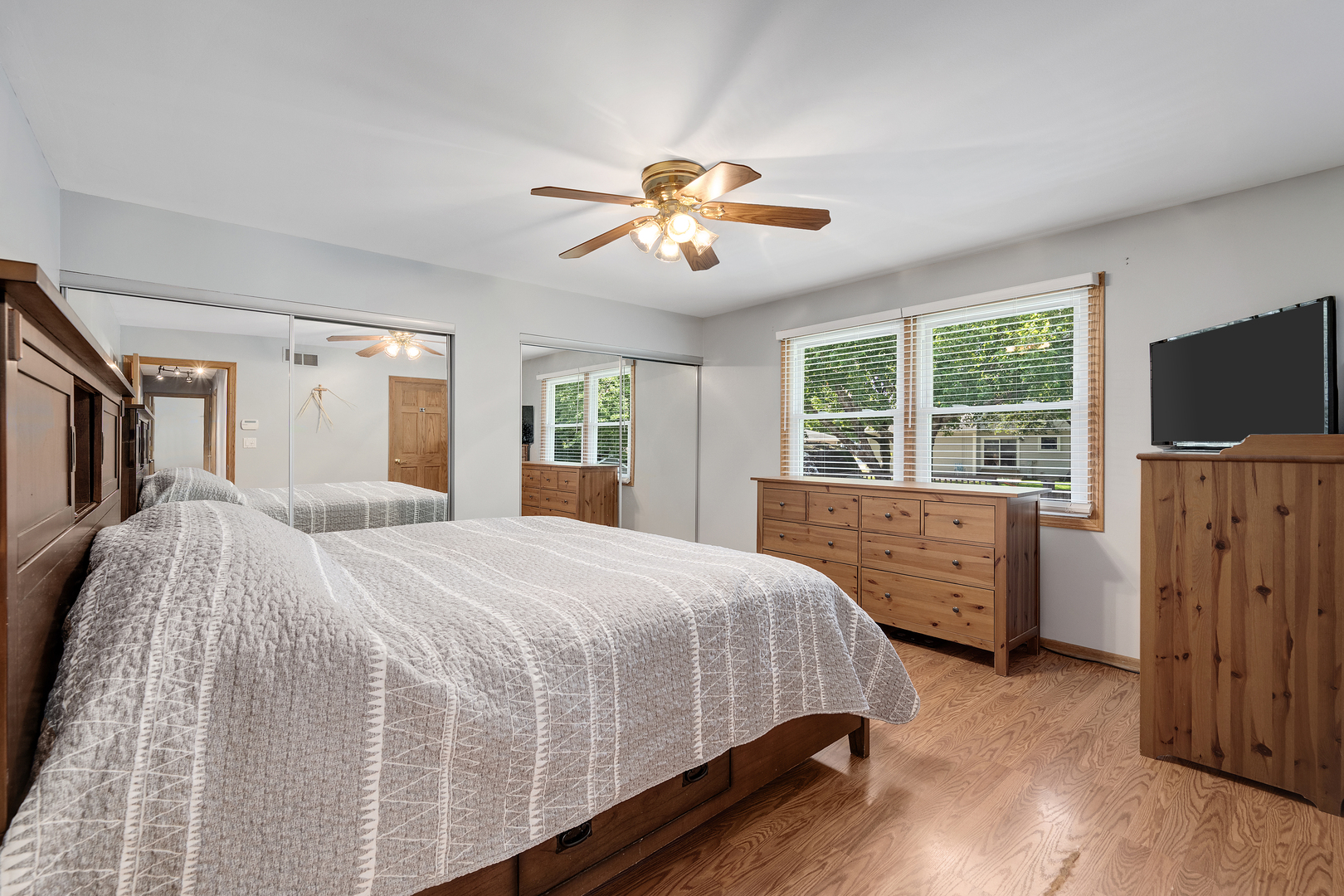 263 Deming Place, Westmont, IL 60559