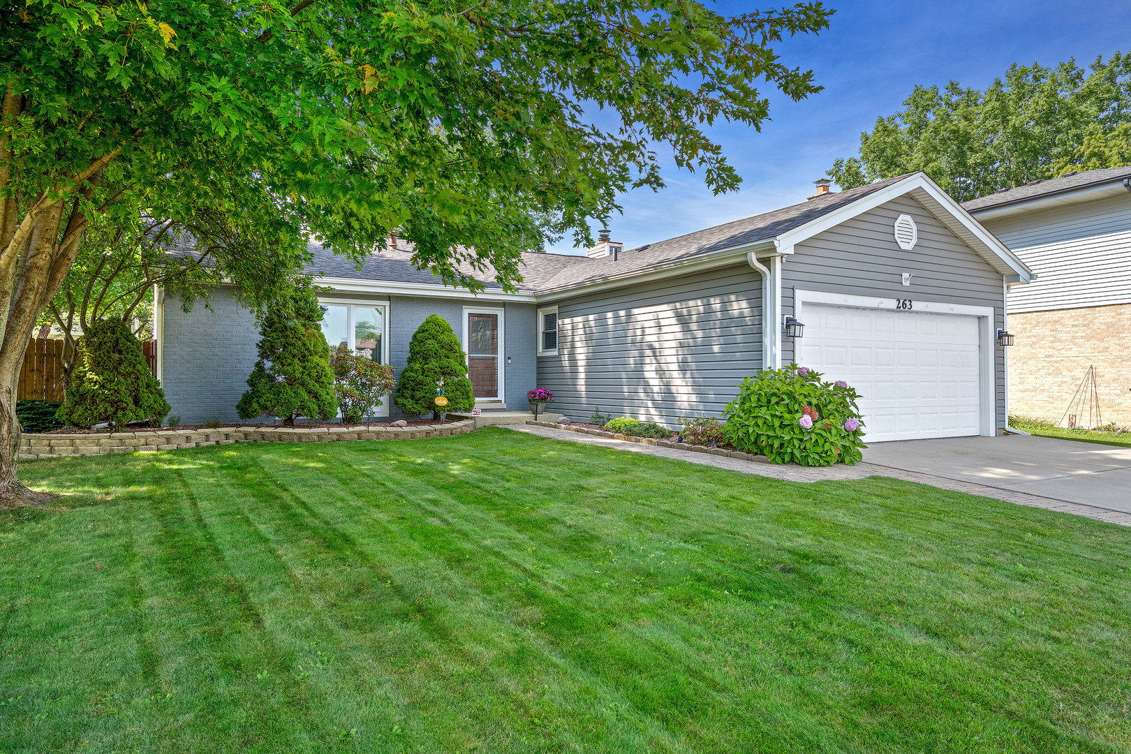 263 Deming Place, Westmont, IL 60559