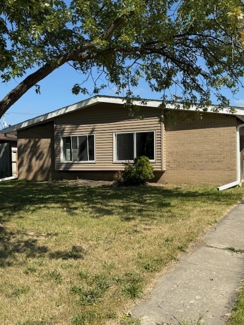 2421 Lewis Avenue #2421-A, Zion, IL 60099