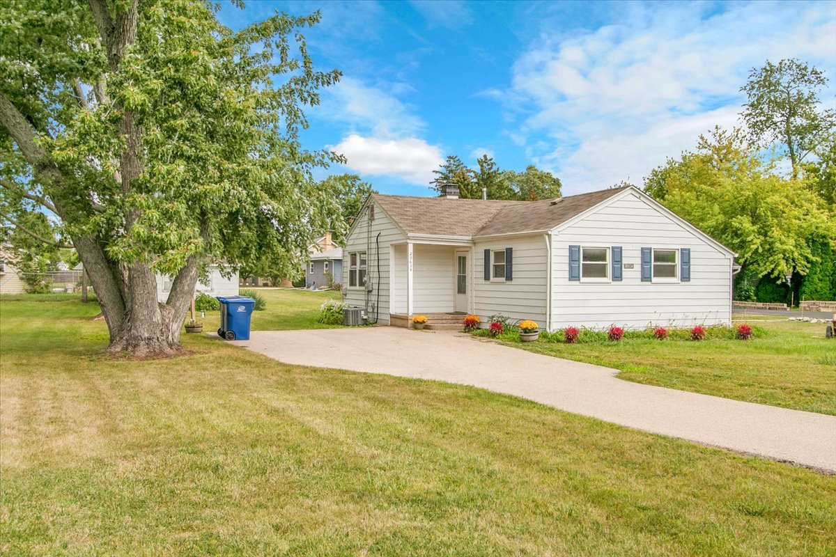 20634 W Siena Drive, Lake Villa, IL 60046