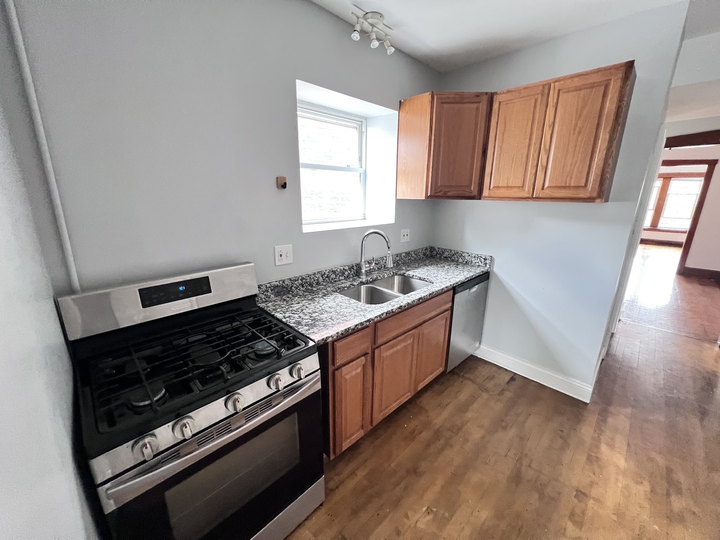 2817 N CLYBOURN Avenue #2, Chicago, IL 60618
