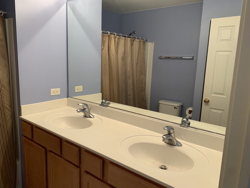 929 Summit Creek Drive #929, Shorewood, IL 60404