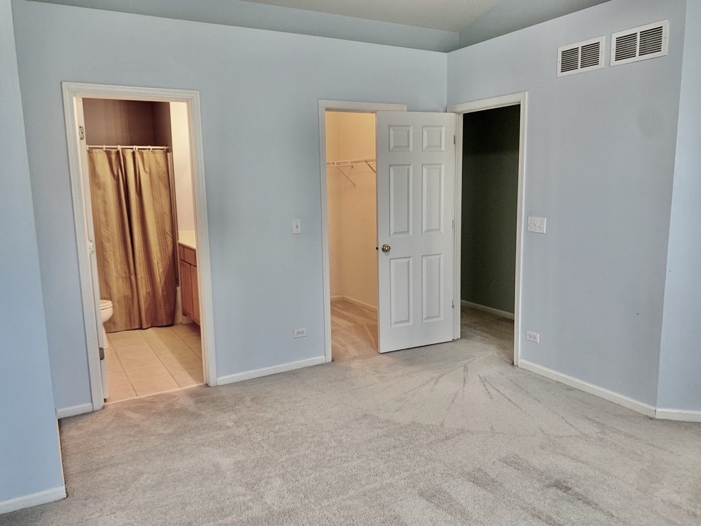 929 Summit Creek Drive #929, Shorewood, IL 60404