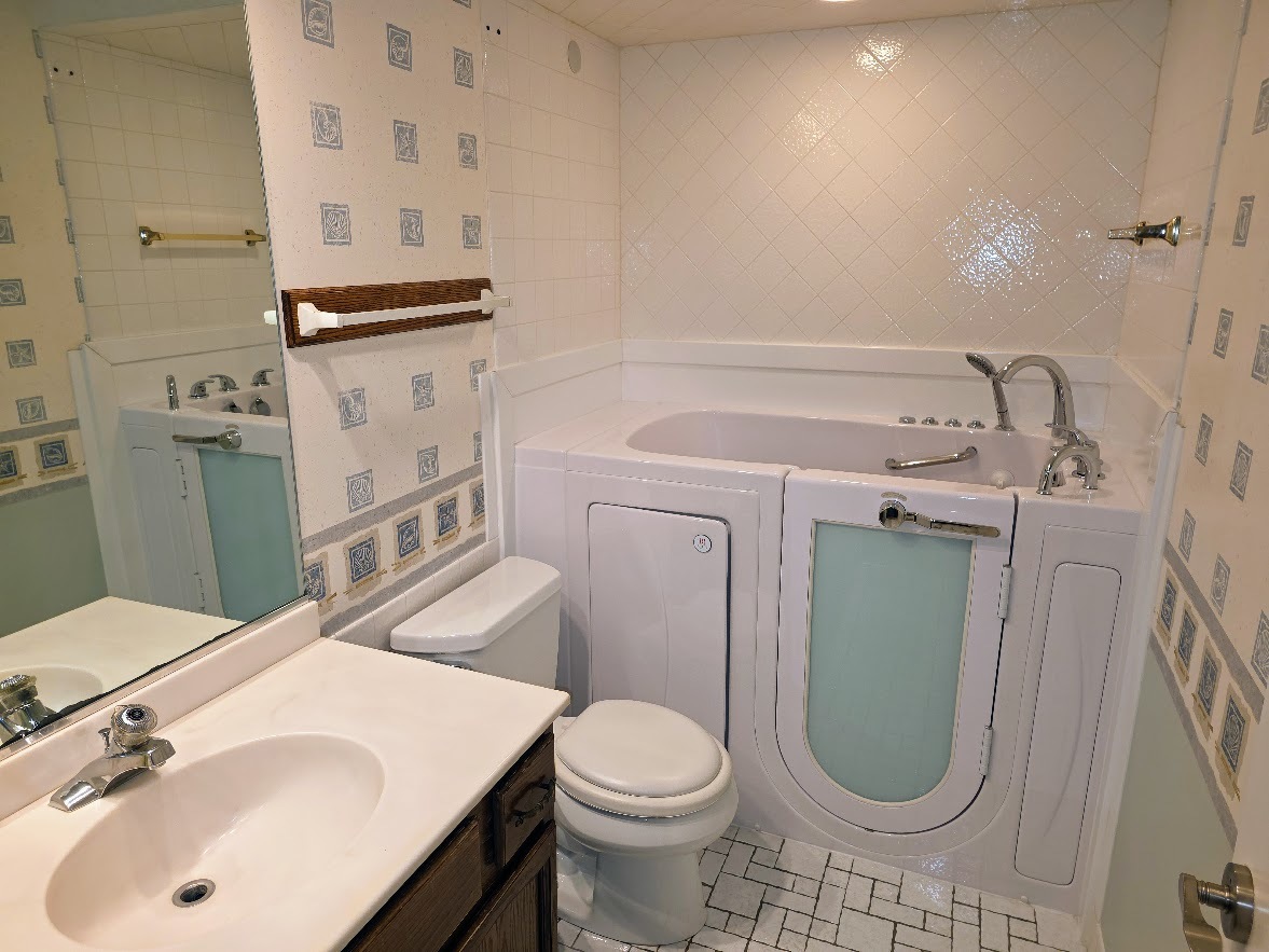 1S150 Spring Road #5B, Oakbrook Terrace, IL 60181