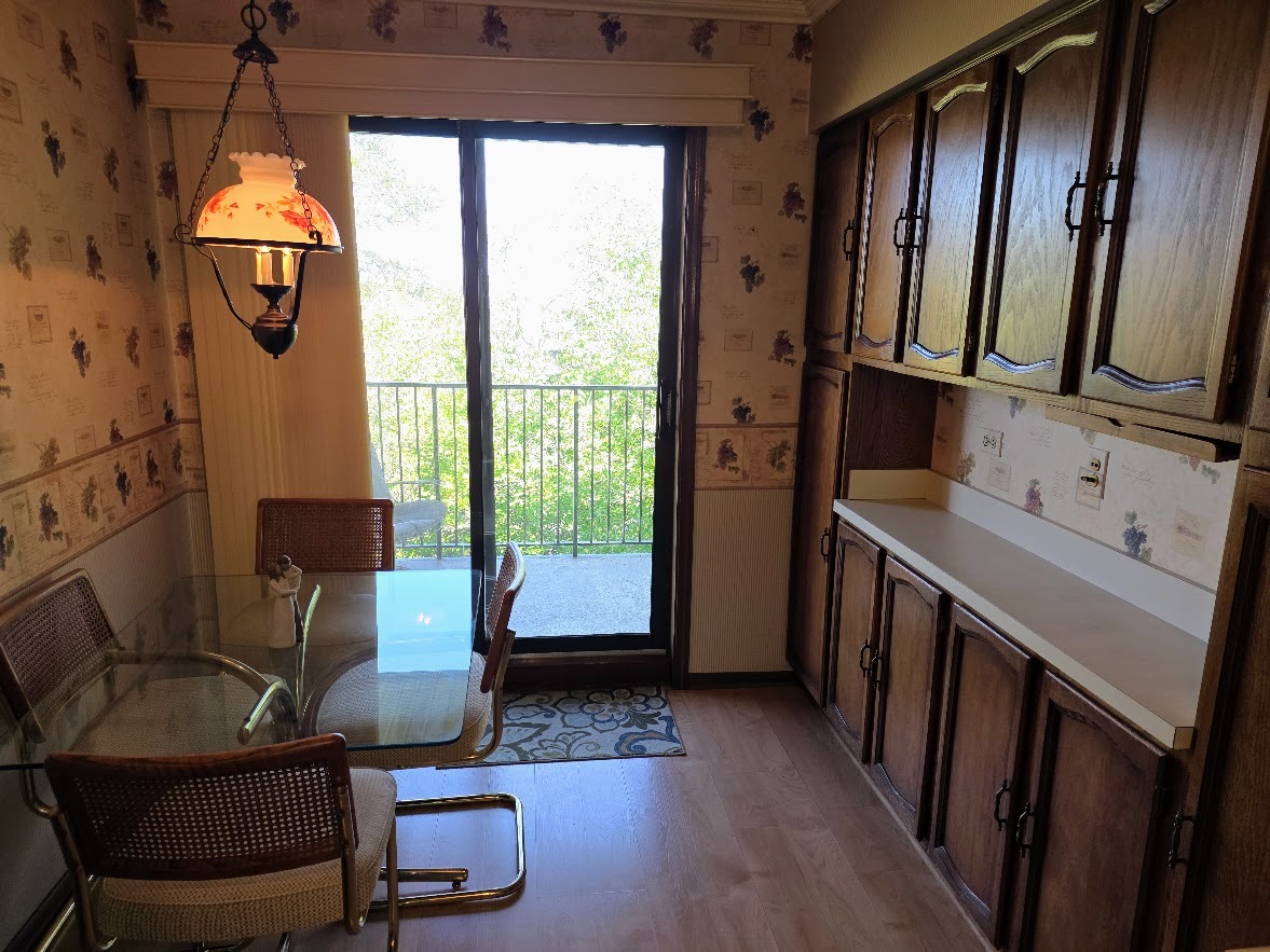 1S150 Spring Road #5B, Oakbrook Terrace, IL 60181