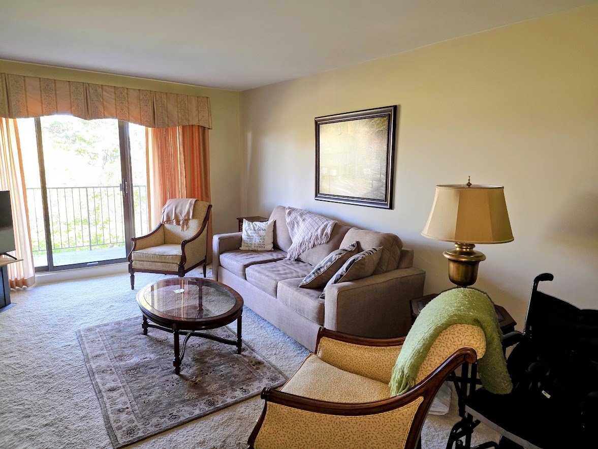 1S150 Spring Road #5B, Oakbrook Terrace, IL 60181