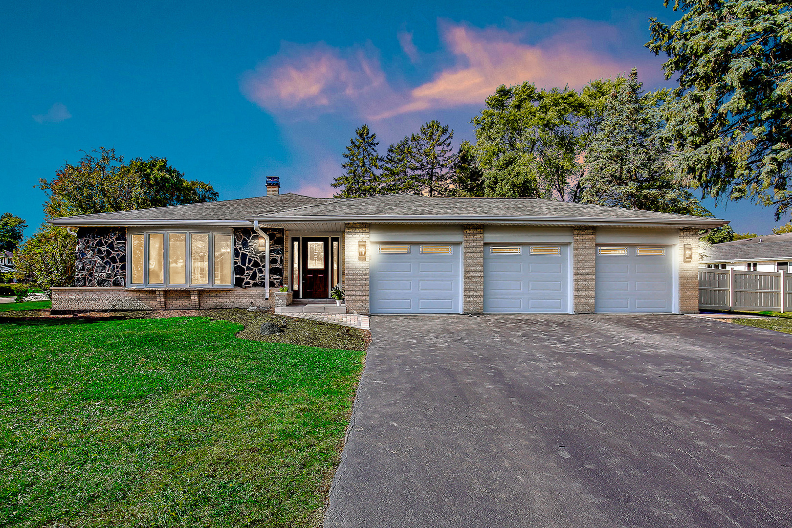 12900 S Seneca Road, Palos Heights, IL 60463