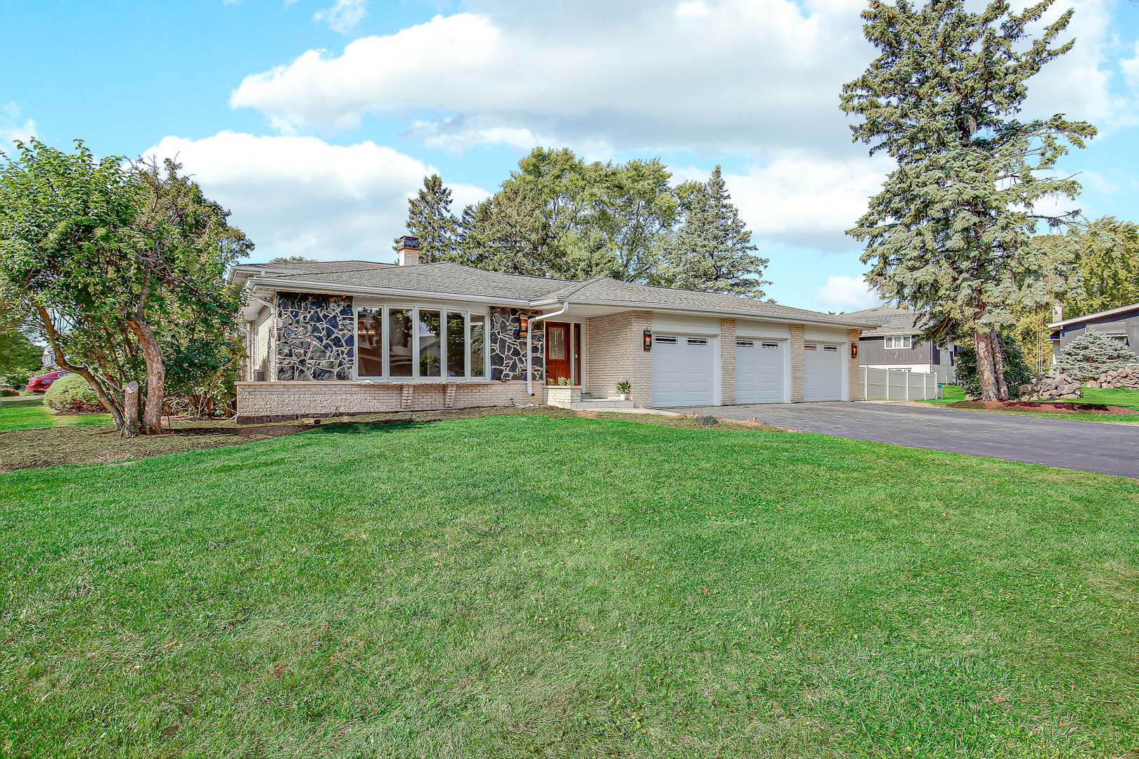 12900 S Seneca Road, Palos Heights, IL 60463