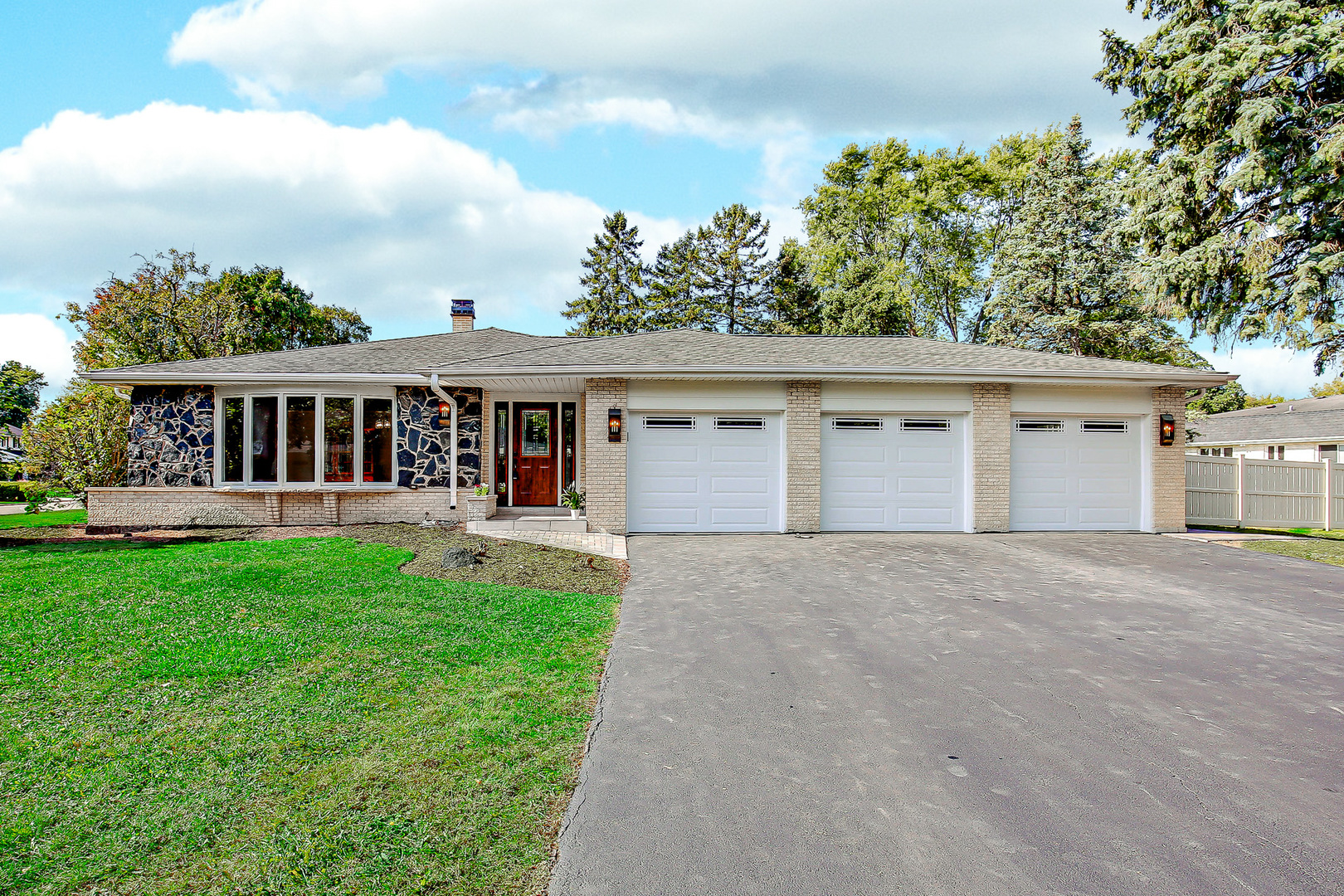 12900 S Seneca Road, Palos Heights, IL 60463