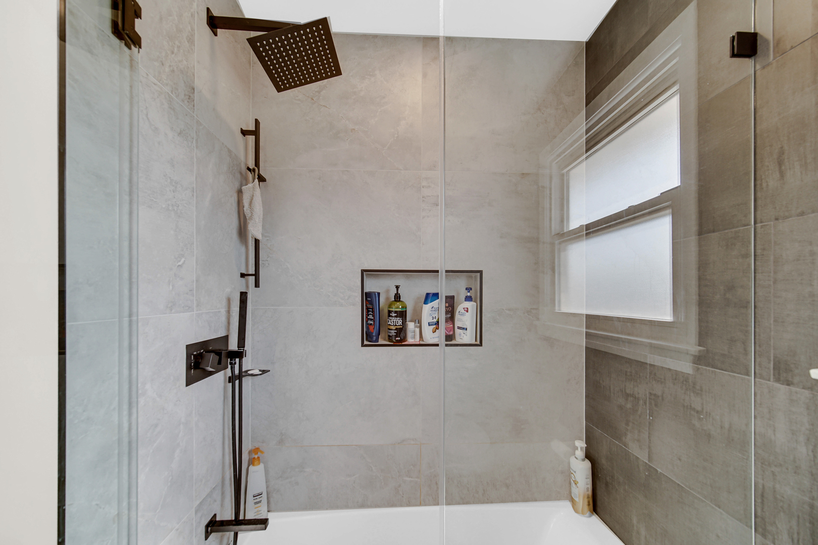 428 Timothy Court, Schaumburg, IL 60193