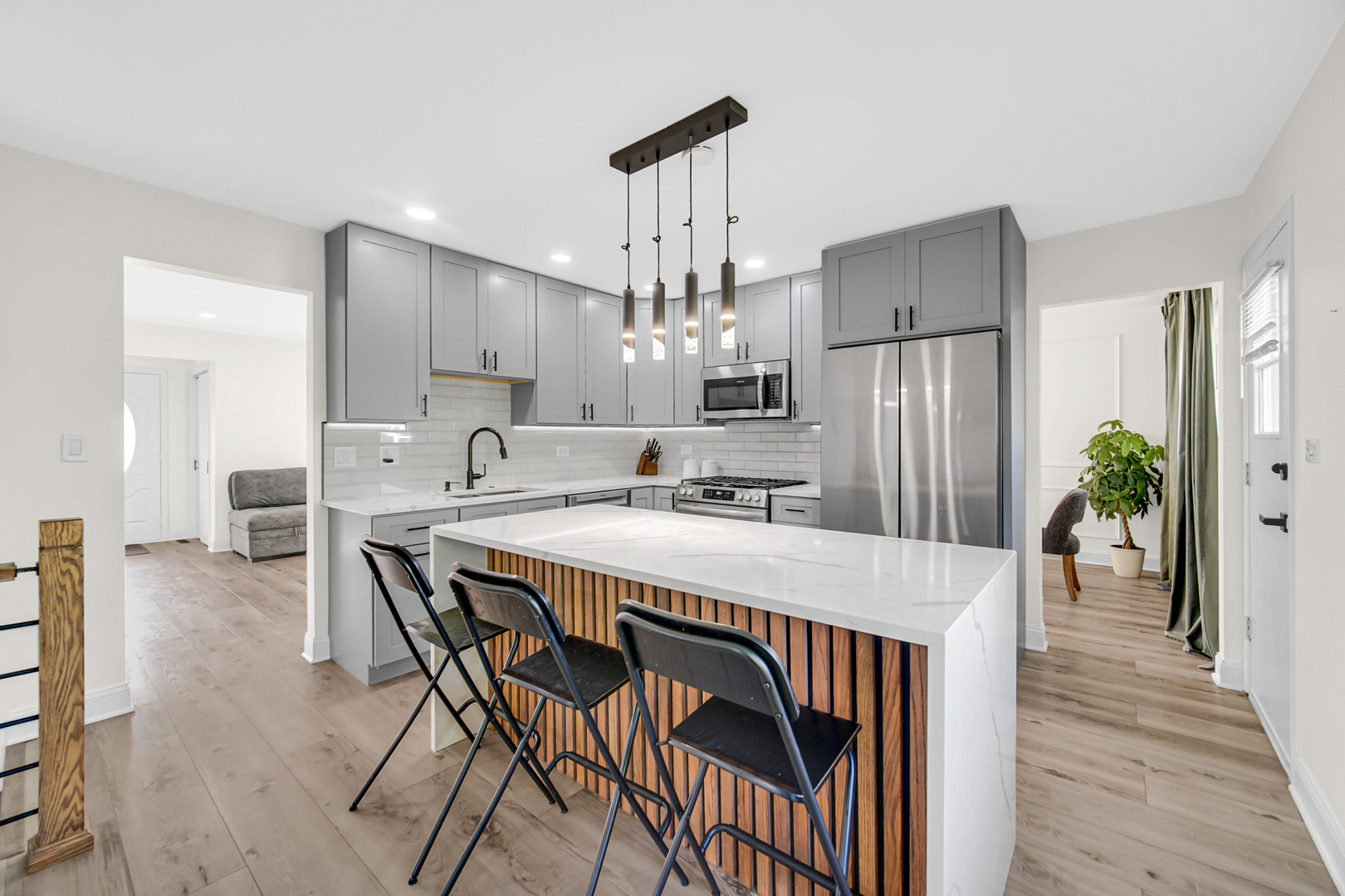 428 Timothy Court, Schaumburg, IL 60193