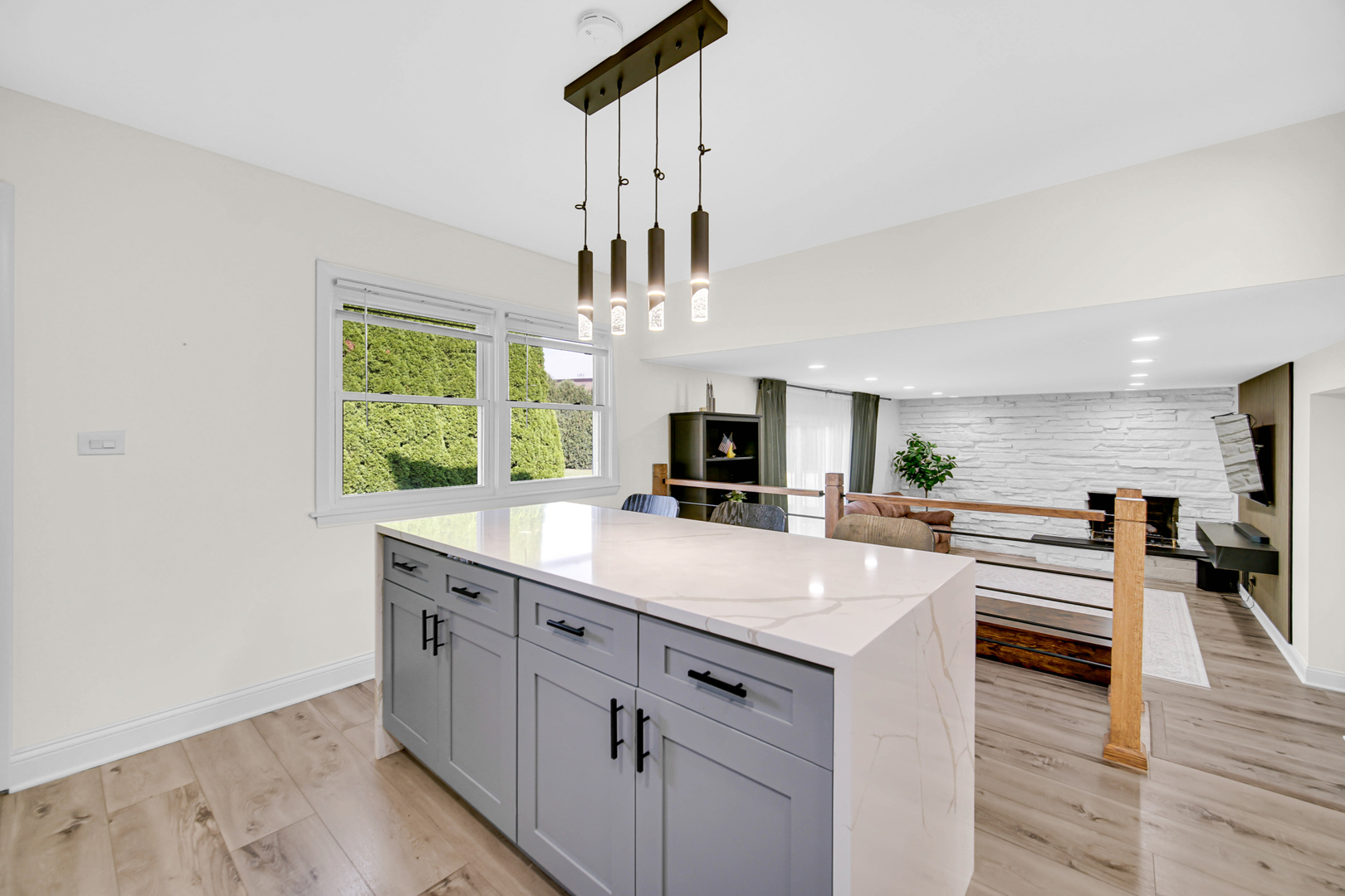 428 Timothy Court, Schaumburg, IL 60193