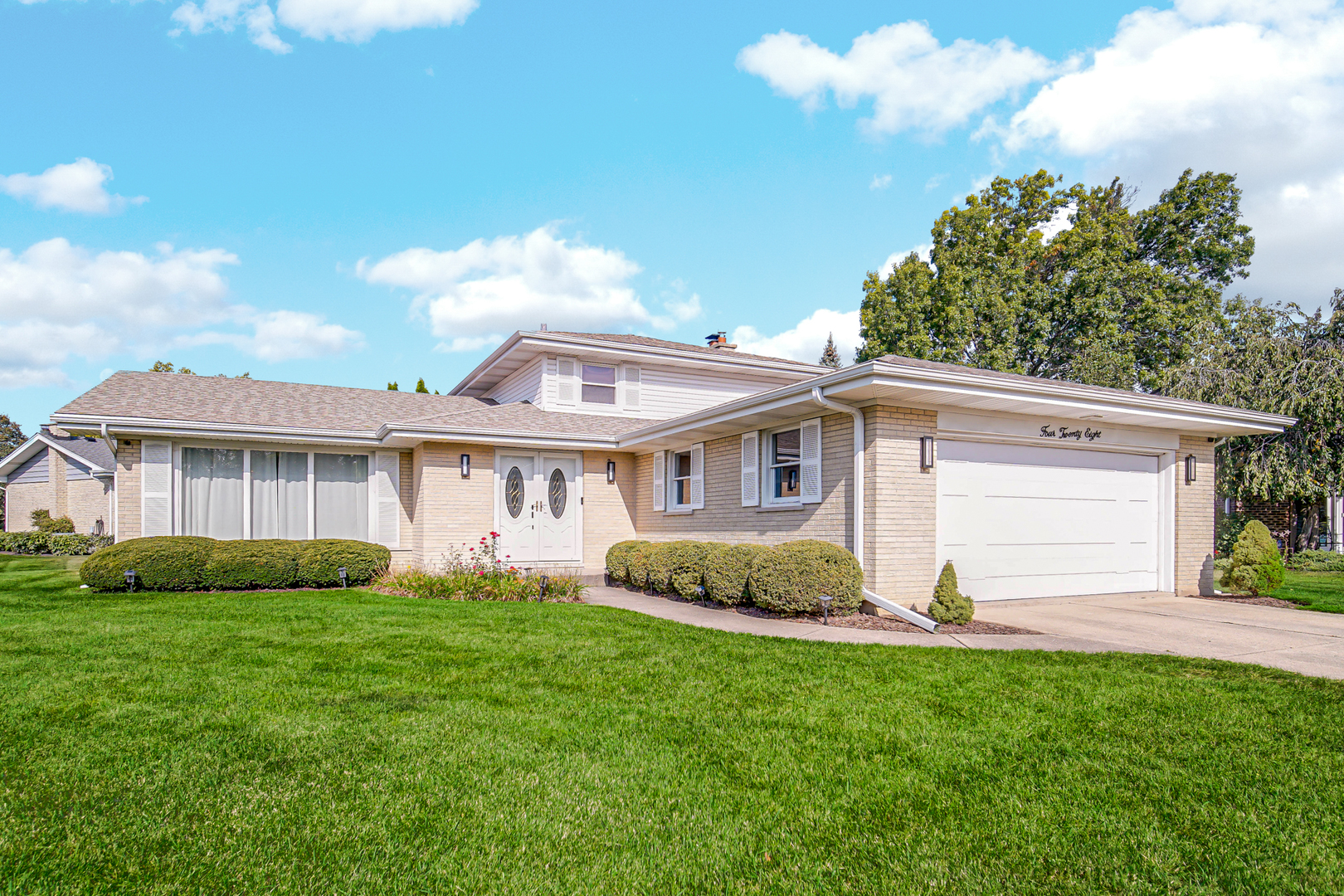 428 Timothy Court, Schaumburg, IL 60193