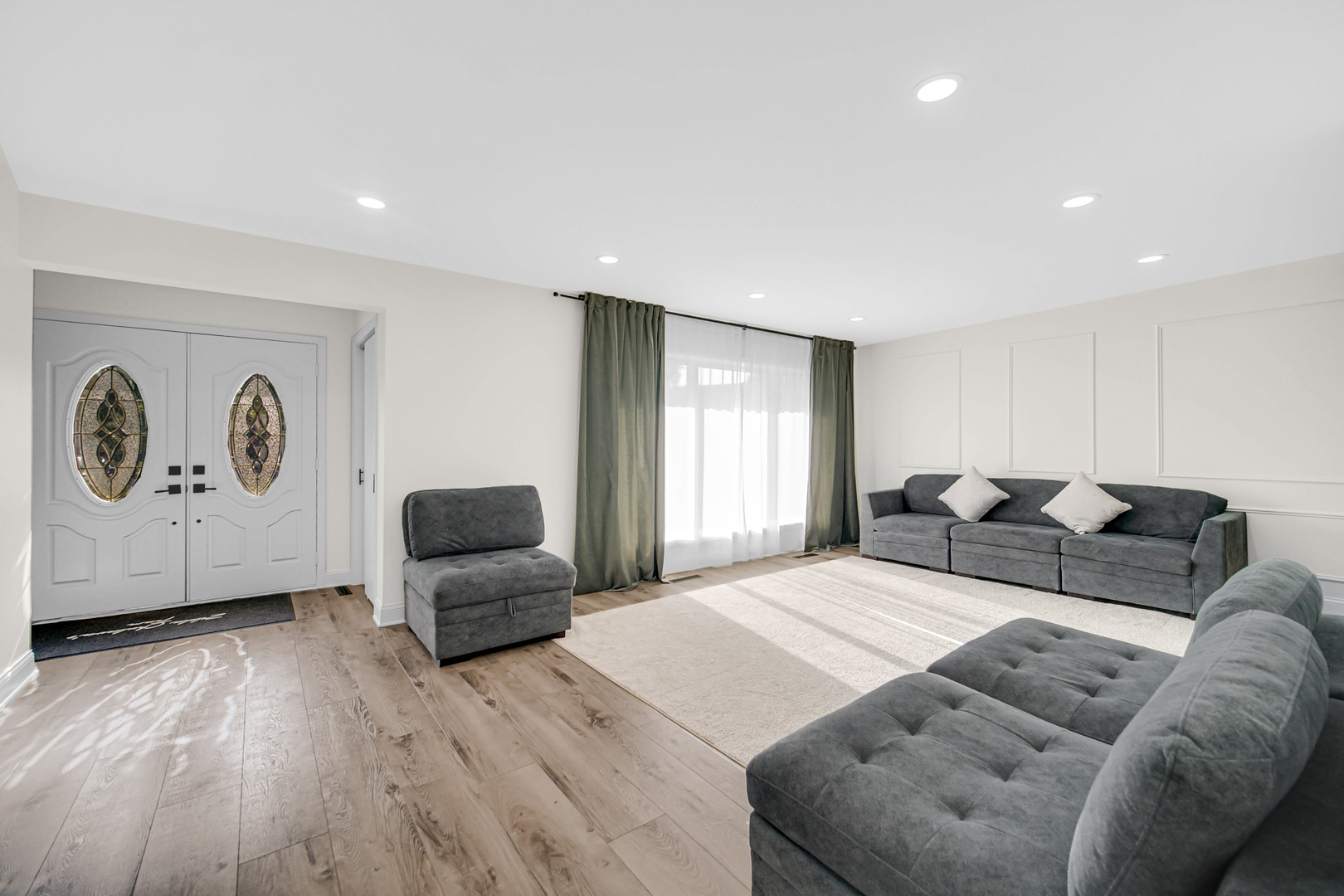 428 Timothy Court, Schaumburg, IL 60193