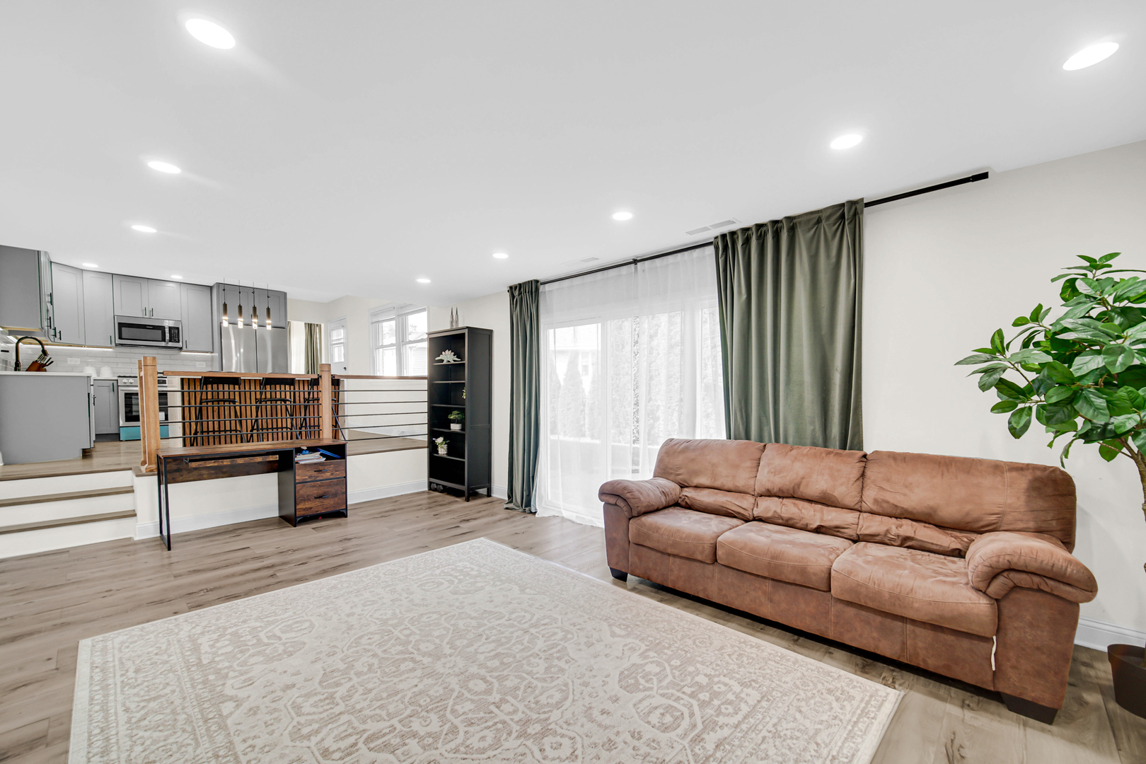 428 Timothy Court, Schaumburg, IL 60193