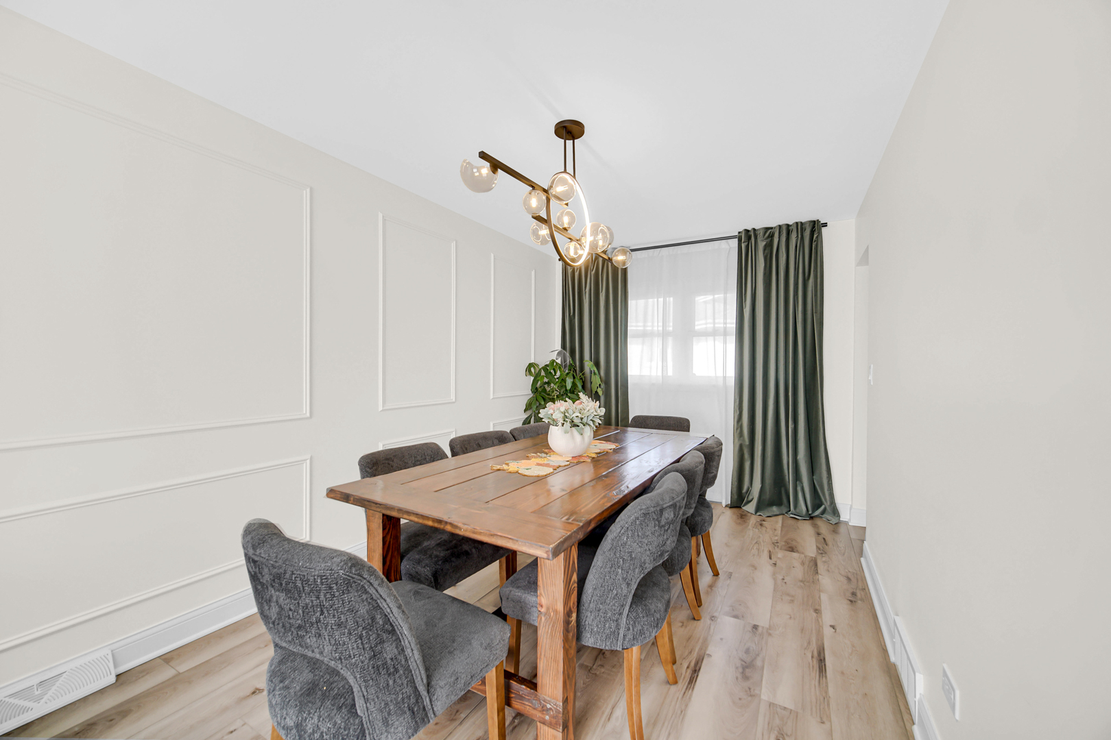 428 Timothy Court, Schaumburg, IL 60193