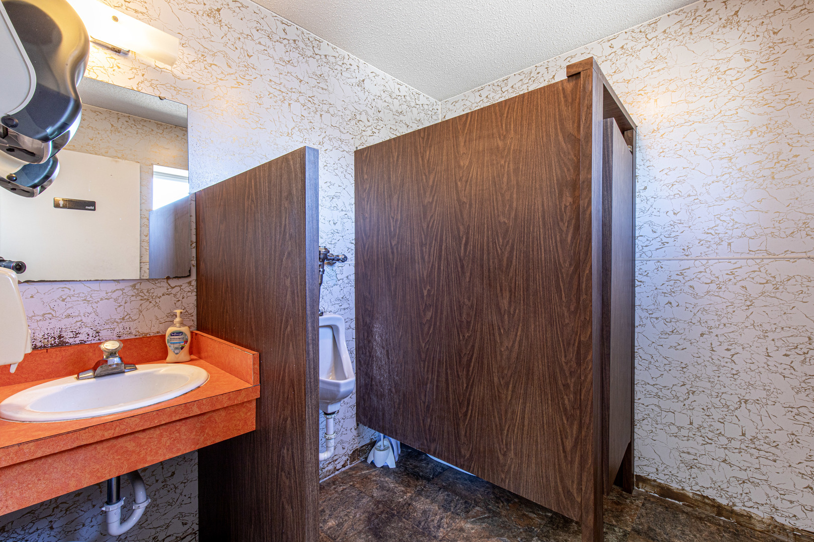 400 N Main Street, Princeton, IL 61356