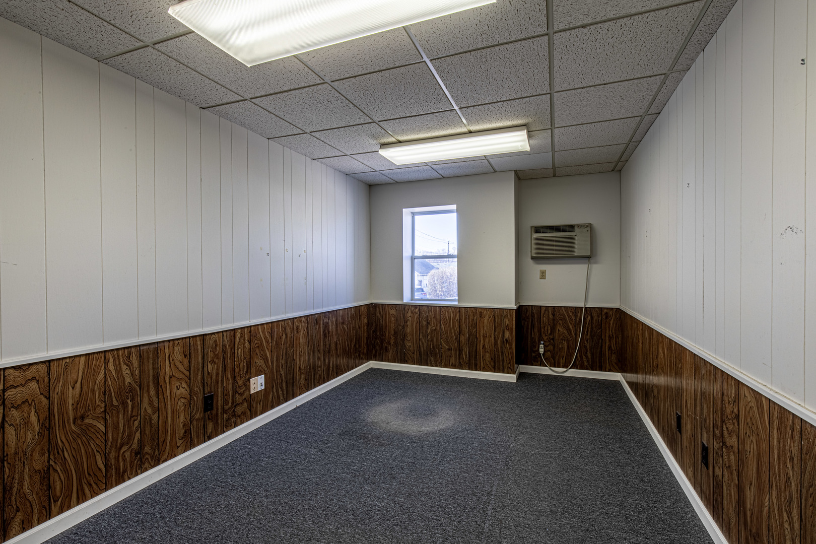 400 N Main Street, Princeton, IL 61356