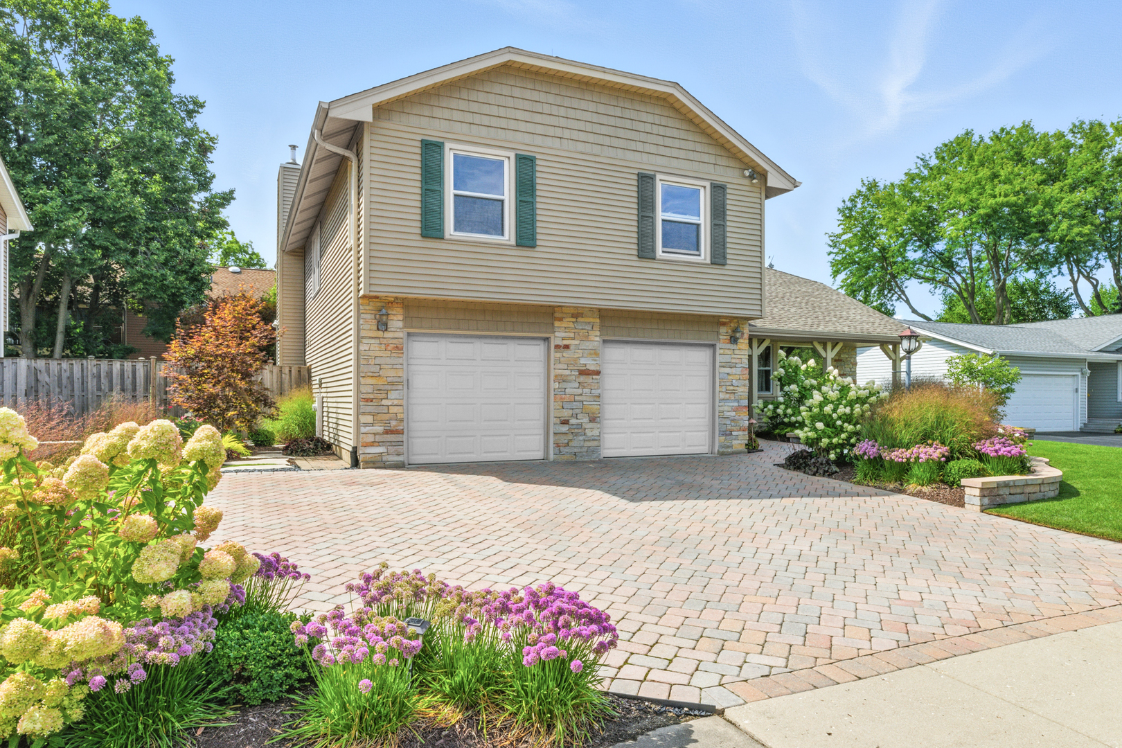 1022 Tennessee Lane, Elk Grove Village, IL 60007