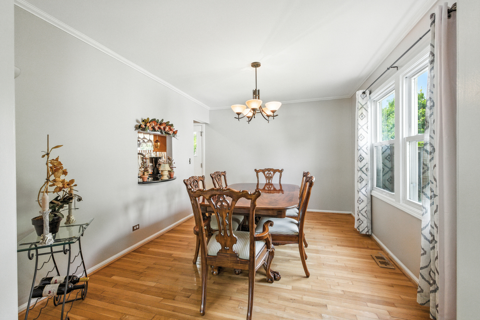 1022 Tennessee Lane, Elk Grove Village, IL 60007
