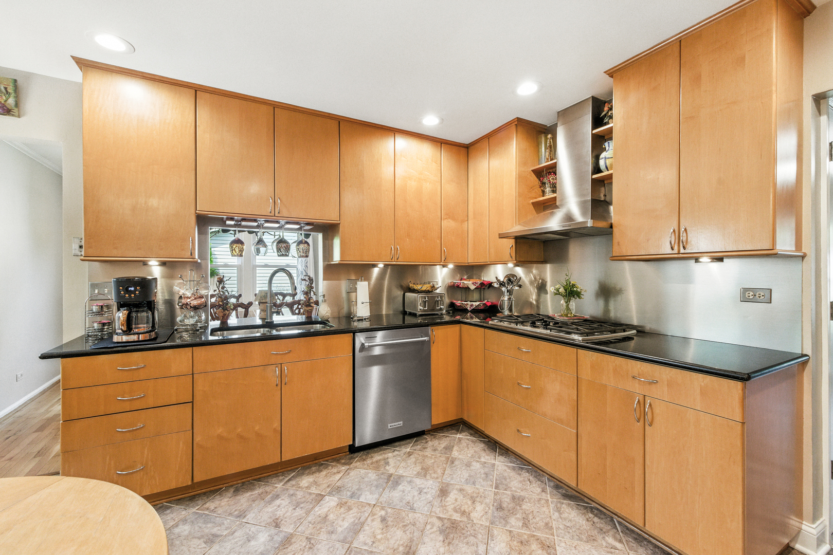 1022 Tennessee Lane, Elk Grove Village, IL 60007