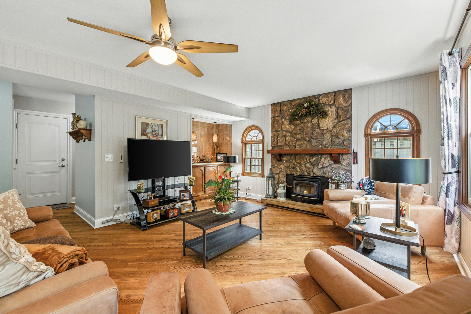 1022 Tennessee Lane, Elk Grove Village, IL 60007