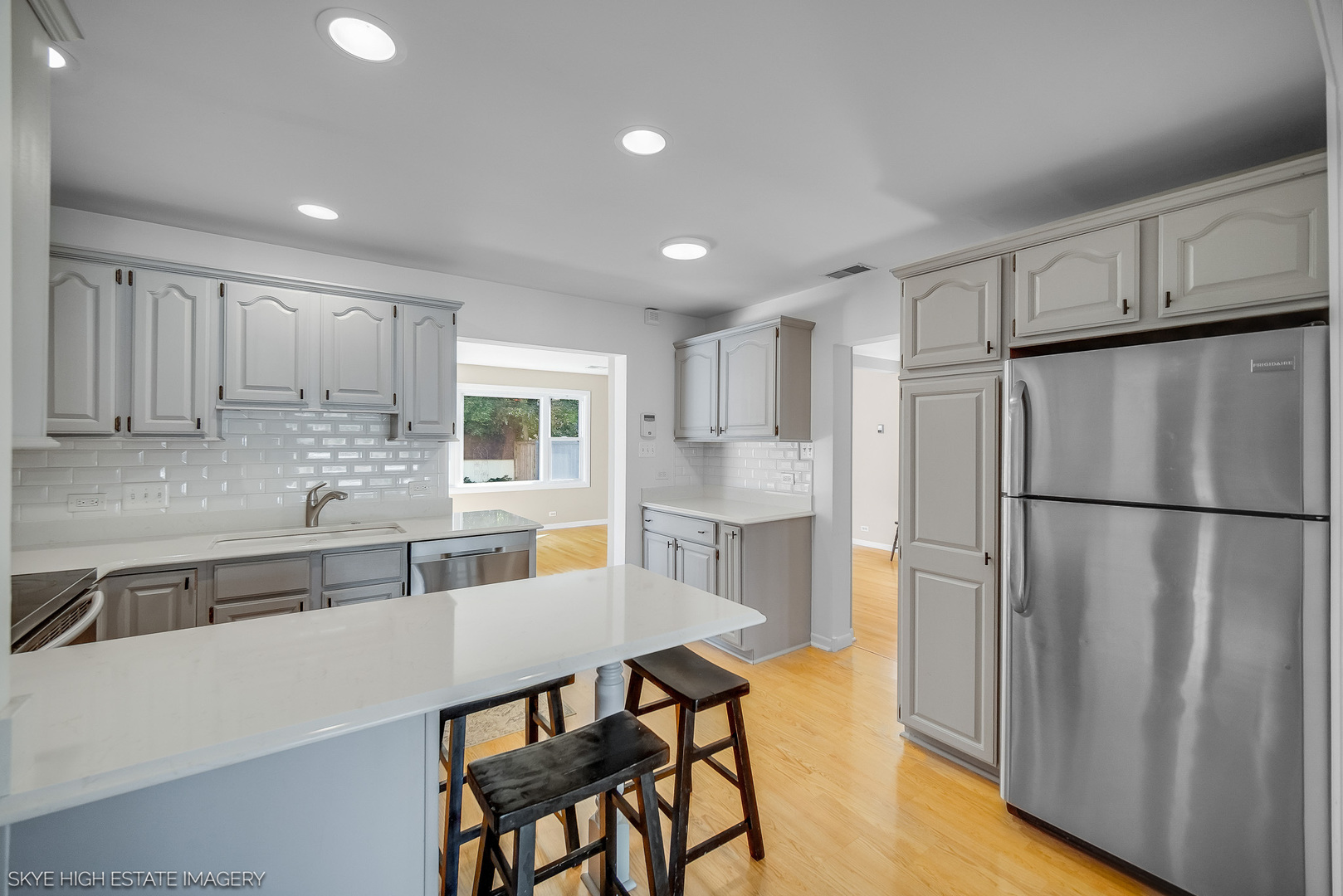 929 Sherwood Road, La Grange Park, IL 60526