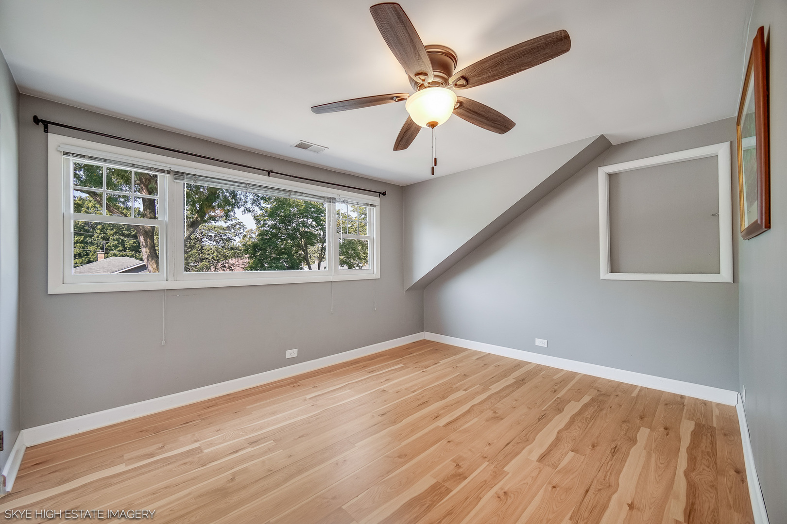 929 Sherwood Road, La Grange Park, IL 60526