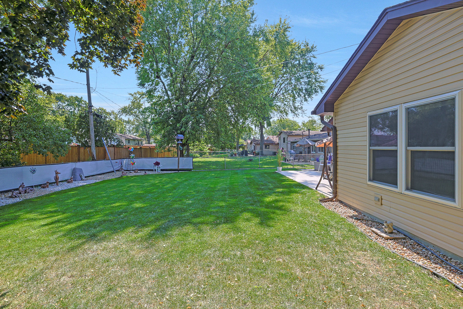 6857 Hawthorne Lane, Hanover Park, IL 60133