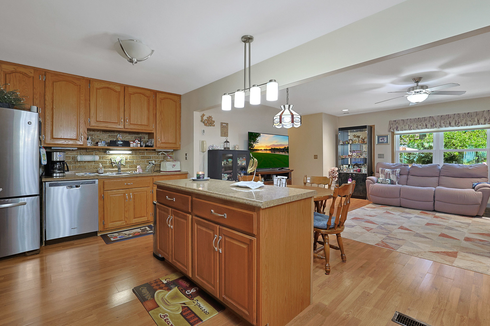 6857 Hawthorne Lane, Hanover Park, IL 60133