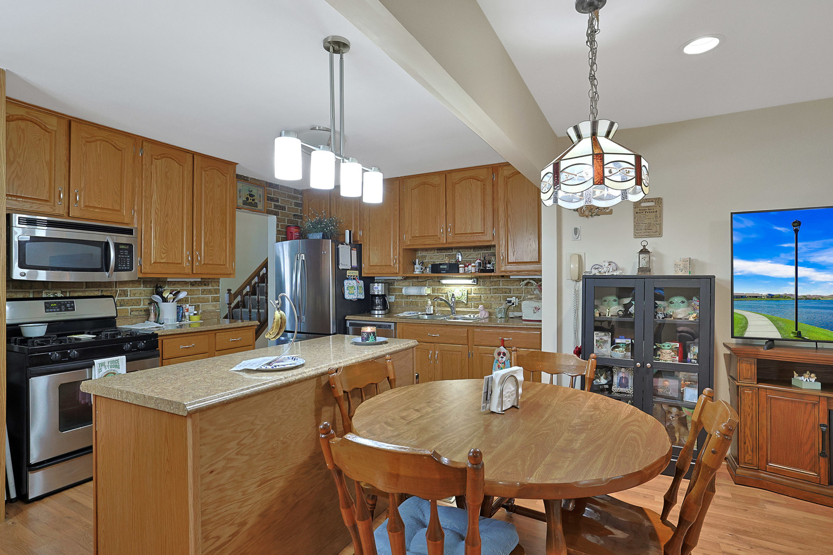 6857 Hawthorne Lane, Hanover Park, IL 60133