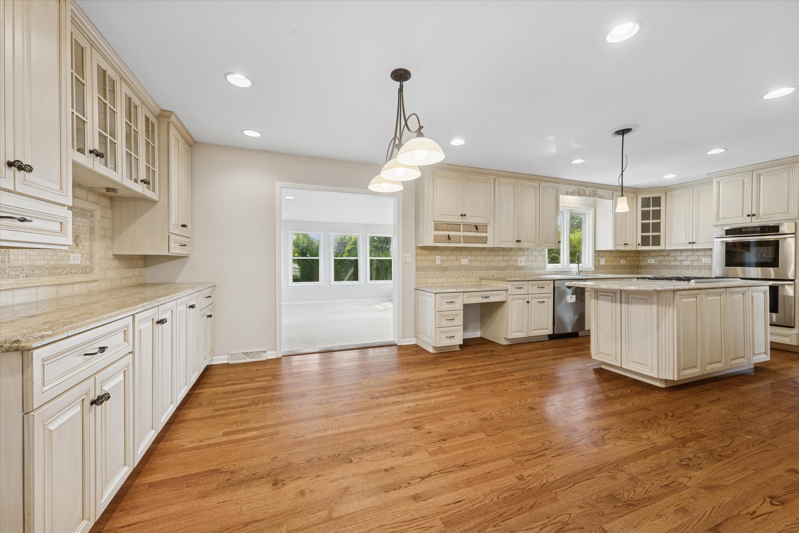 18 Shelburne Drive, Oak Brook, IL 60523