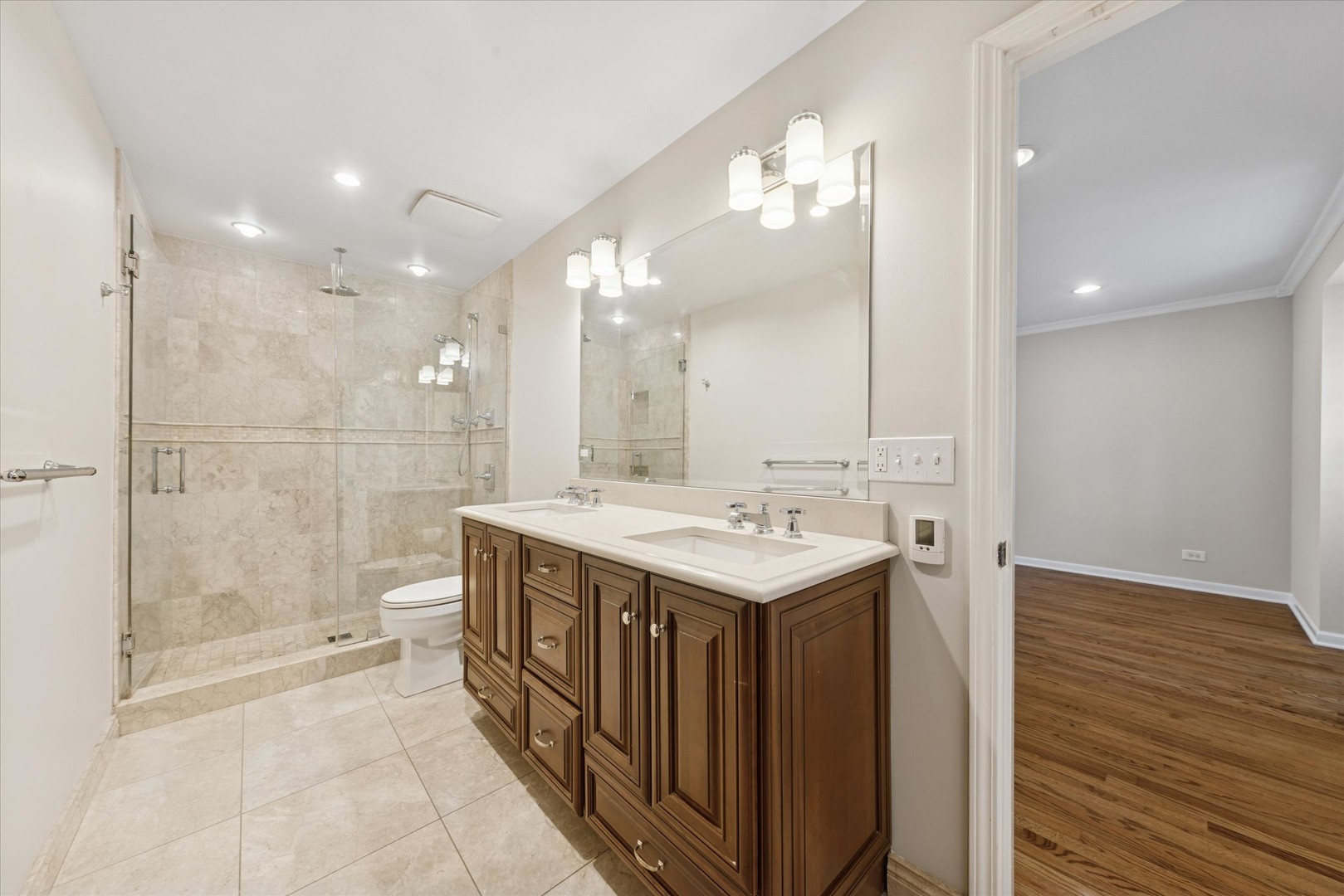 18 Shelburne Drive, Oak Brook, IL 60523