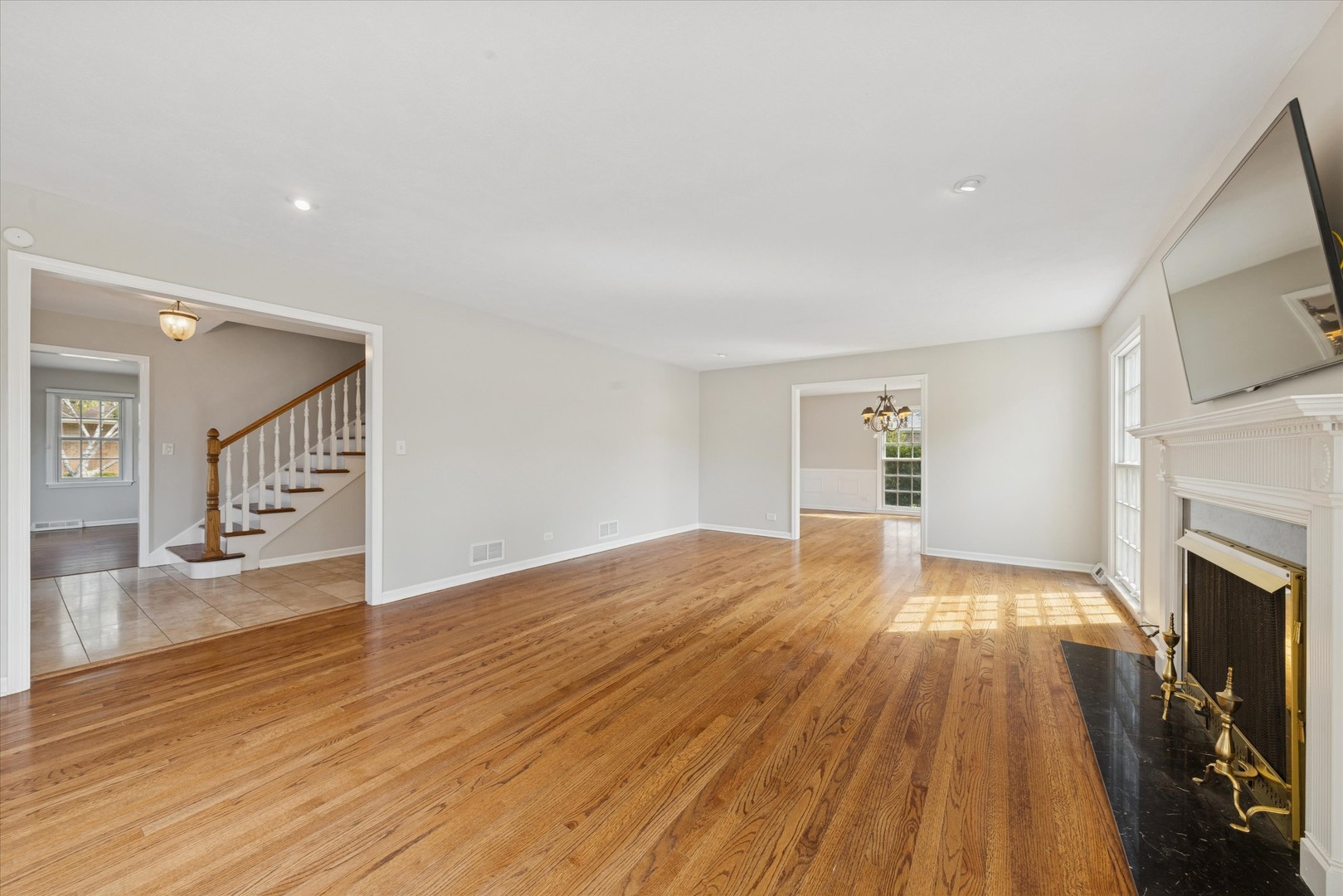 18 Shelburne Drive, Oak Brook, IL 60523