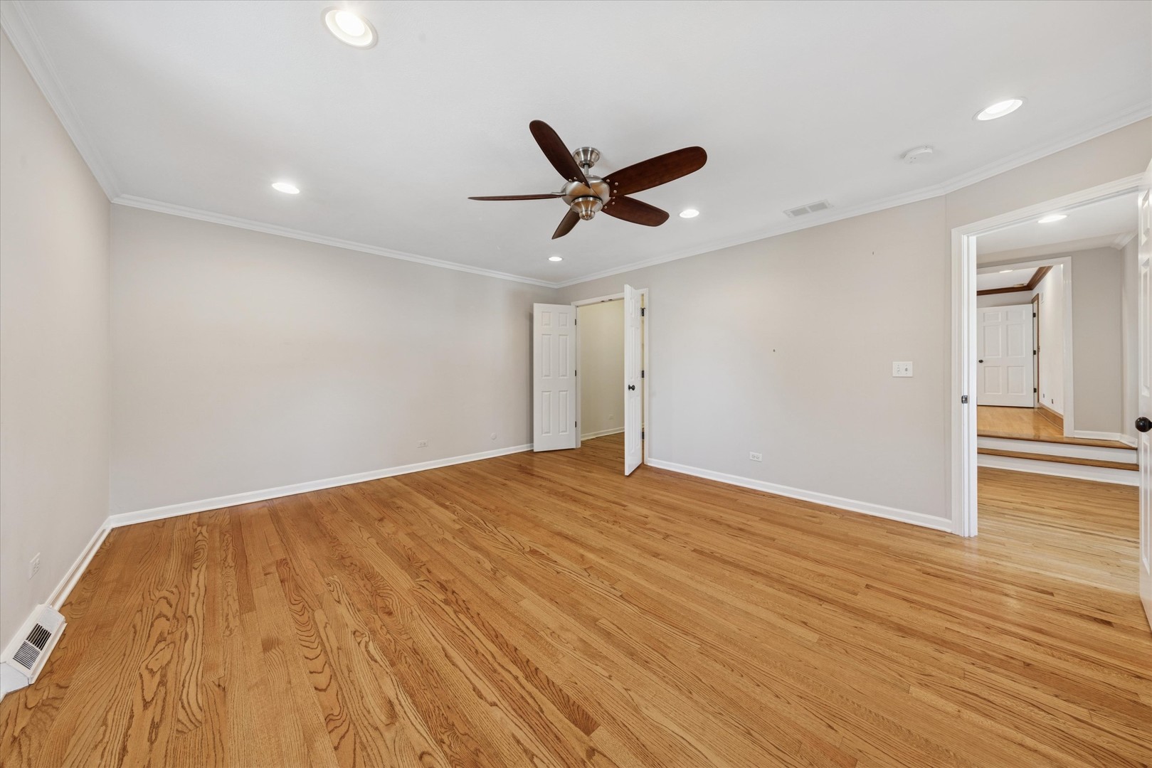 18 Shelburne Drive, Oak Brook, IL 60523